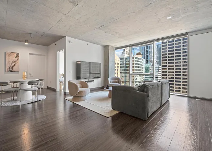Linea Luxury Living With Indoor Pool And Rooftop Views In The Loop