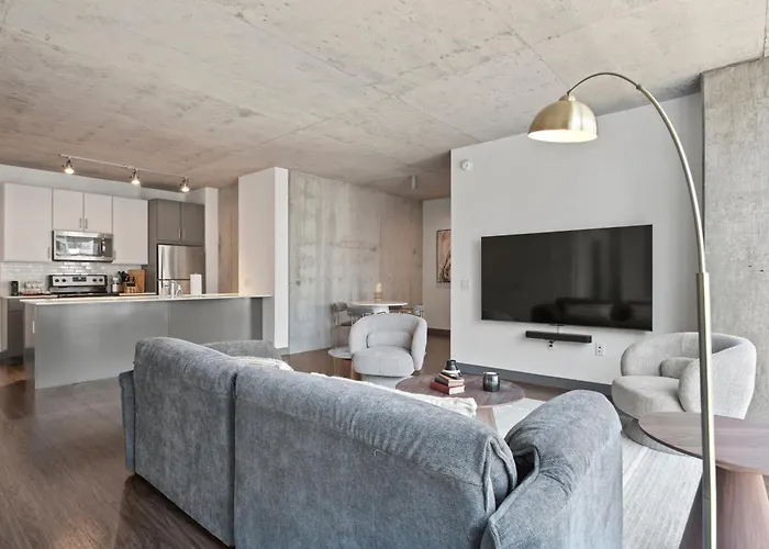 Linea Luxury Living With Indoor Pool And Rooftop Views In The Loop