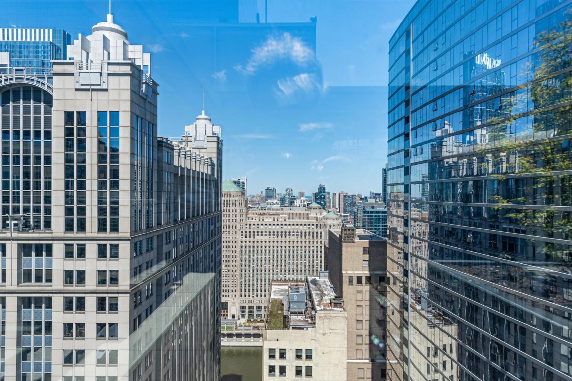 Linea Luxury Living With Indoor Pool And Rooftop Views In The Loop