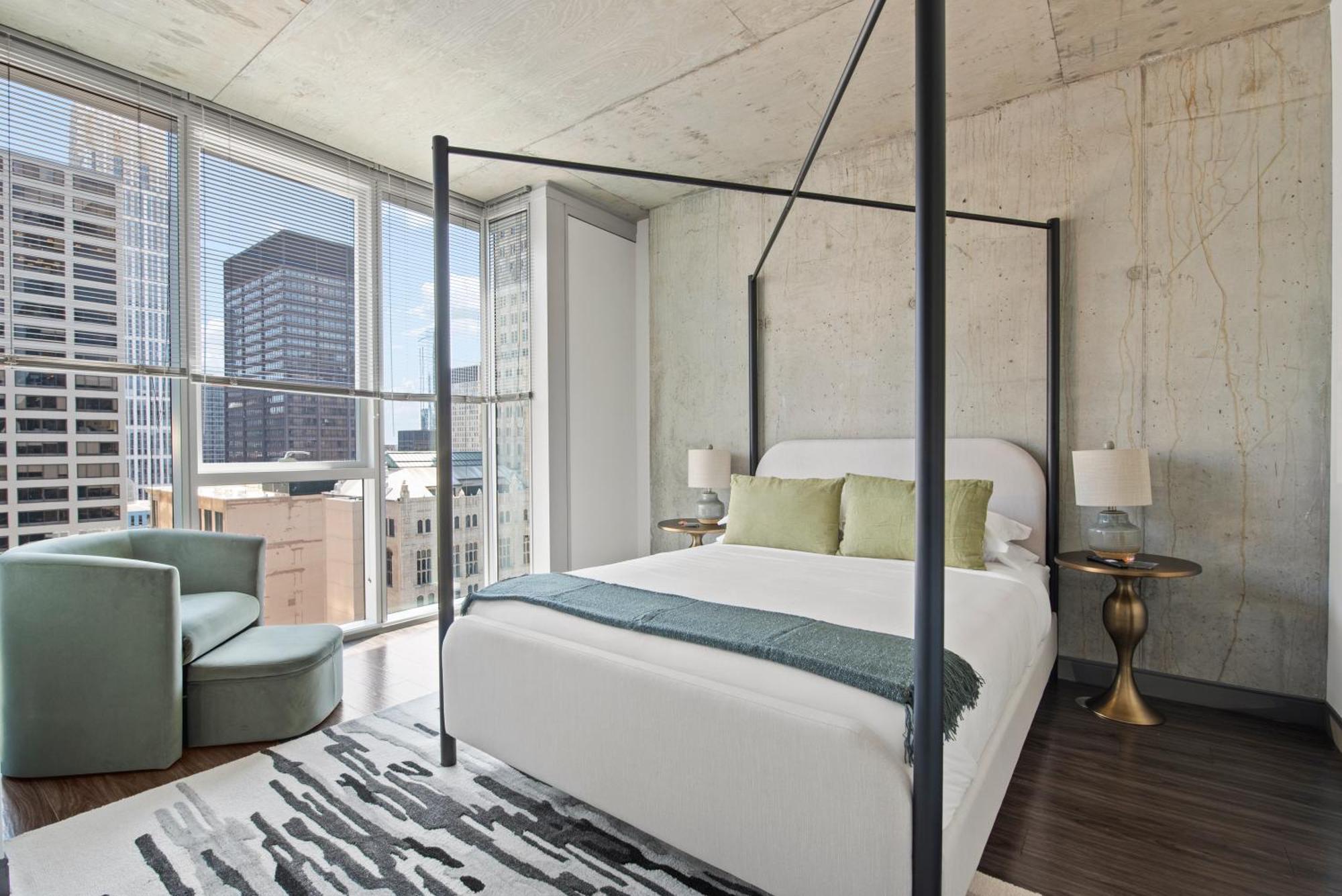 Linea Luxury Living With Indoor Pool And Rooftop Views In The Loop Apartment *