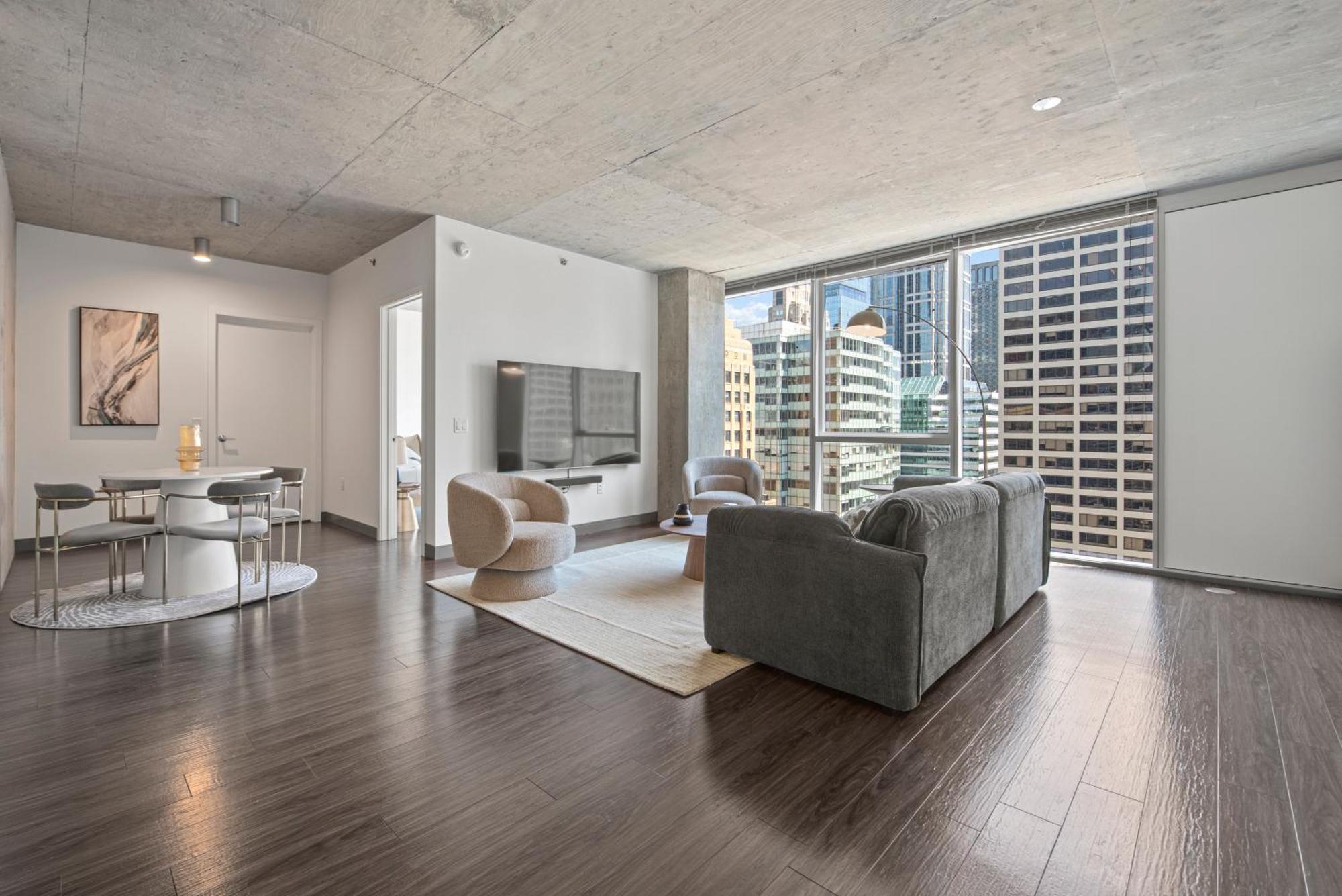 Apartment Linea Luxury Living With Indoor Pool And Rooftop Views In The Loop Chicago