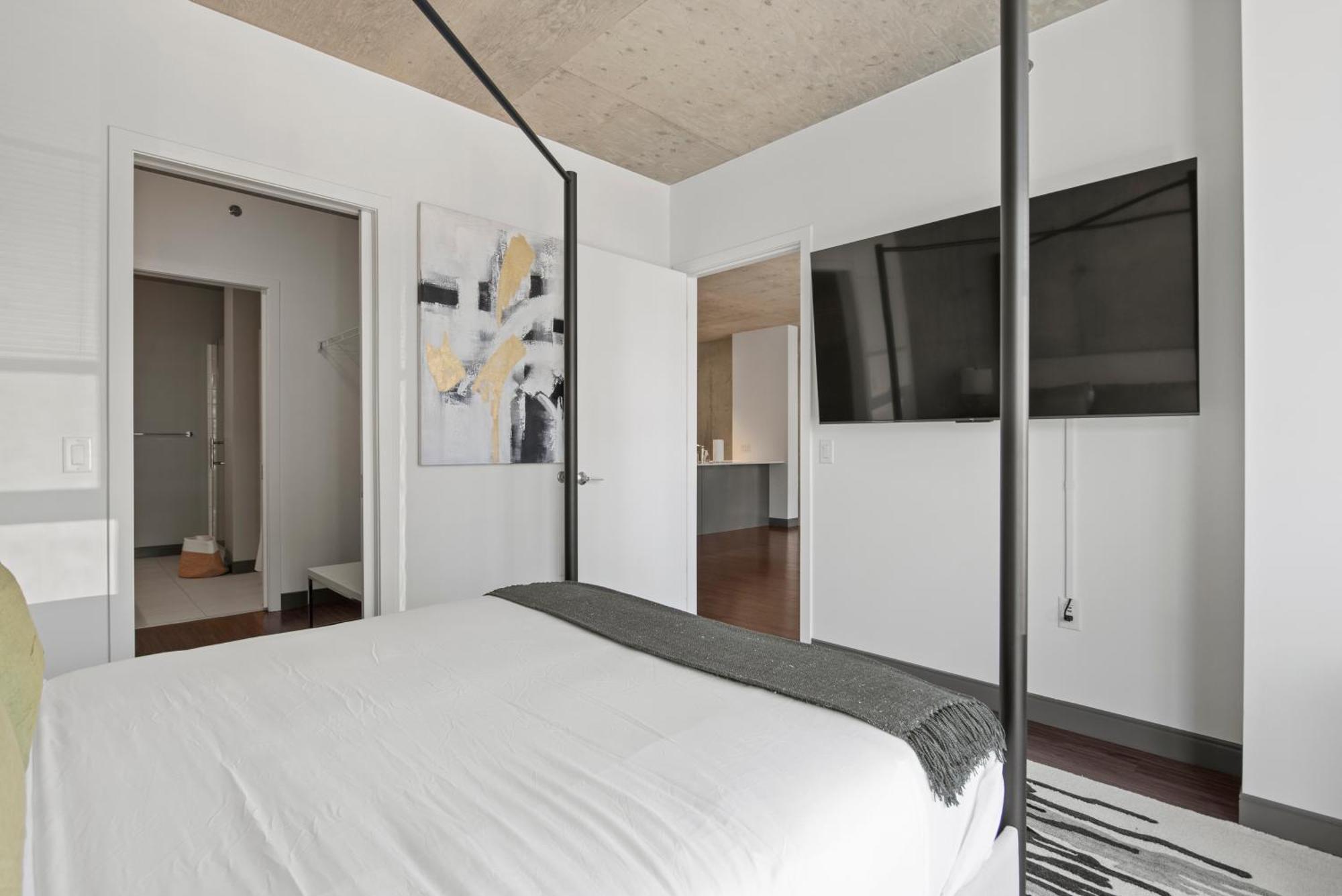Linea Luxury Living With Indoor Pool And Rooftop Views In The Loop Chicago
