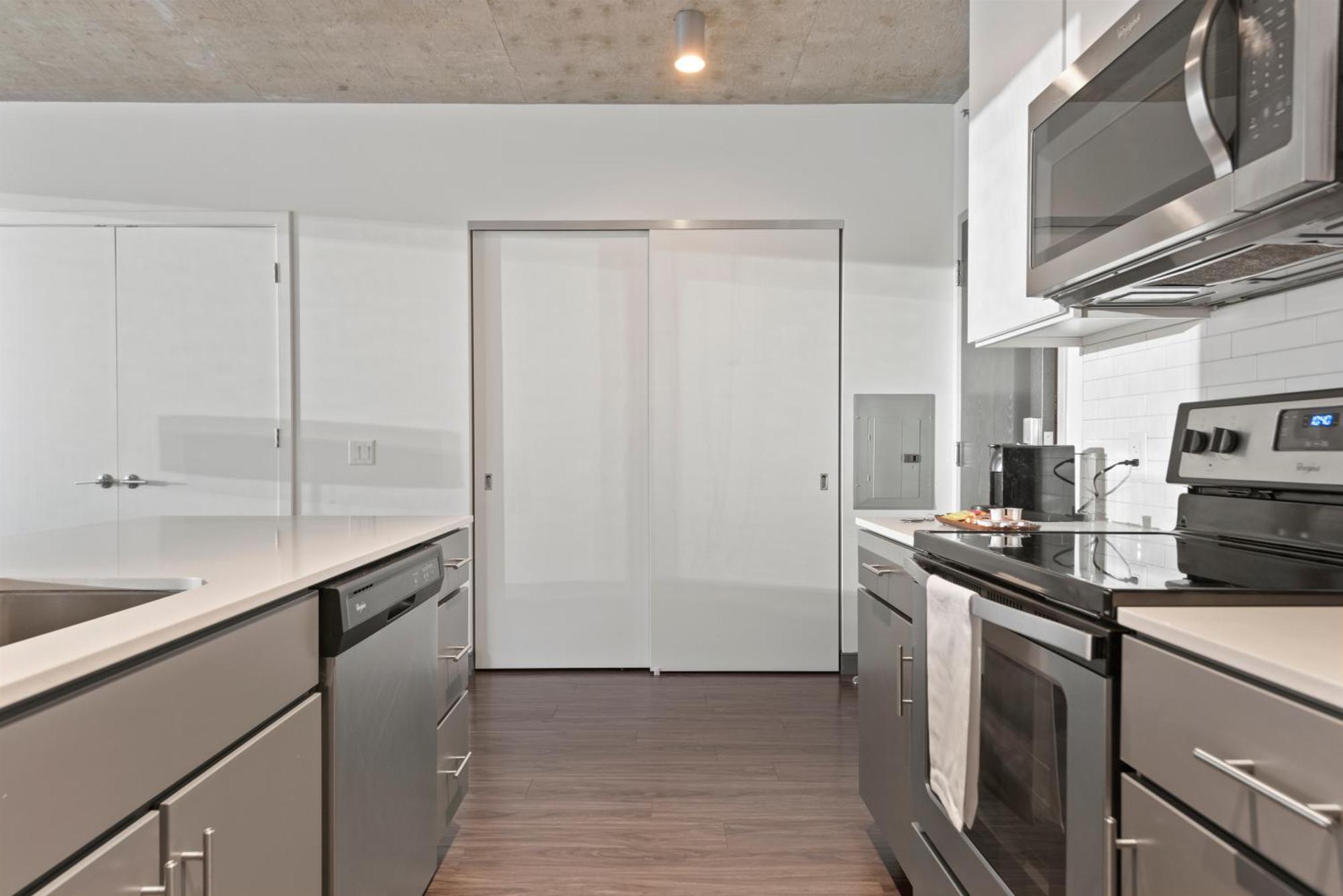 Linea Luxury Living With Indoor Pool And Rooftop Views In The Loop
